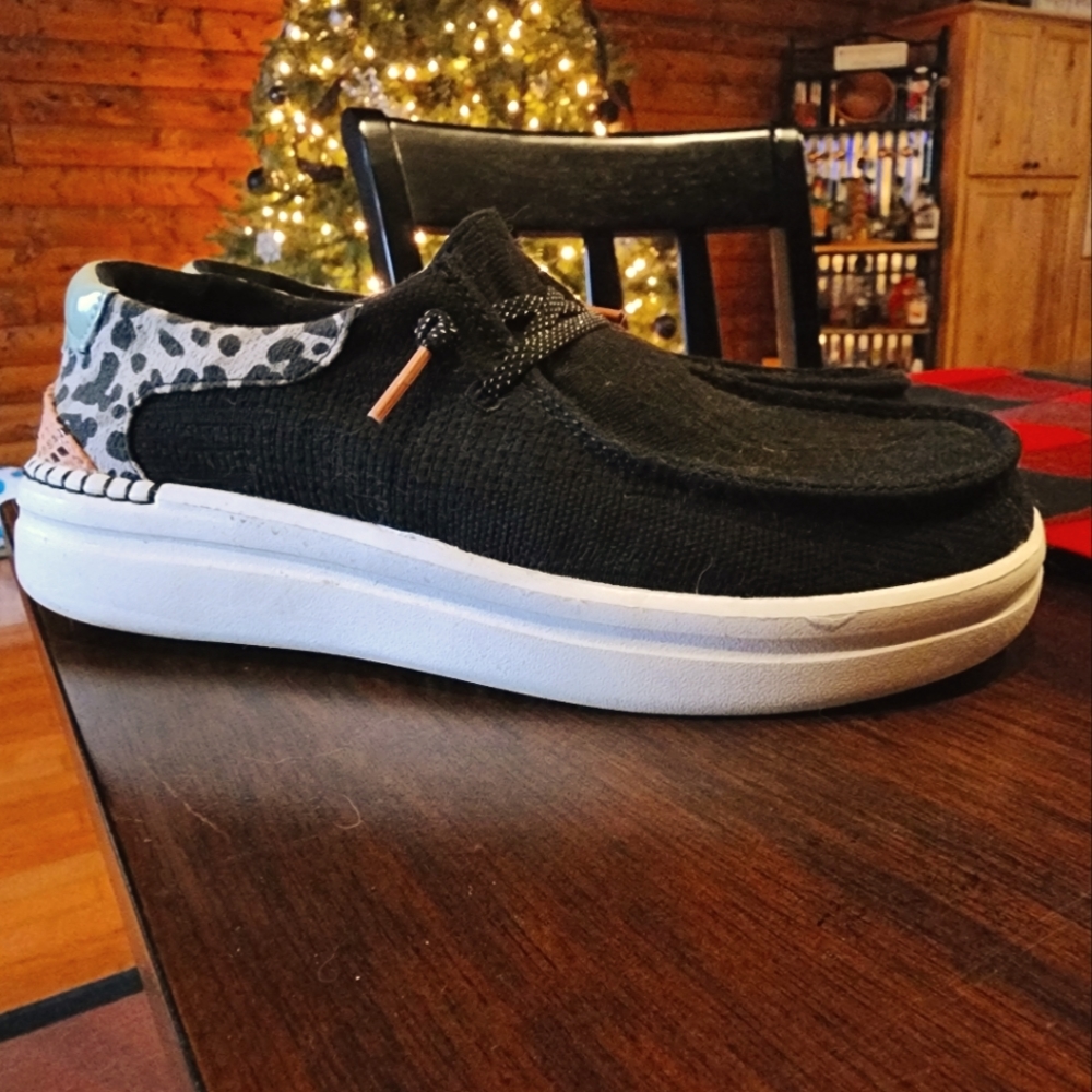 Black with leopard heydude shoes size 6 worn once